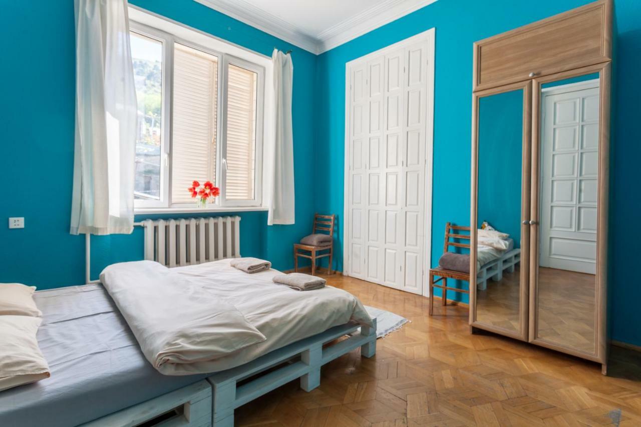 M42 Hostel ティビリシ エクステリア 写真