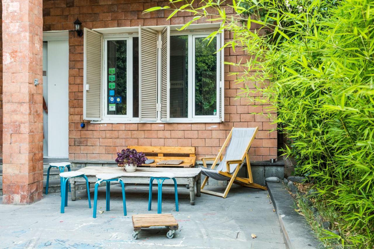 M42 Hostel ティビリシ エクステリア 写真